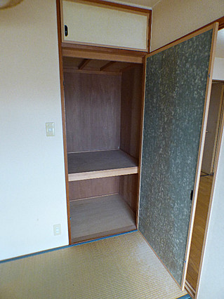 神戸市東灘区甲南町４丁目の賃貸マンションの収納