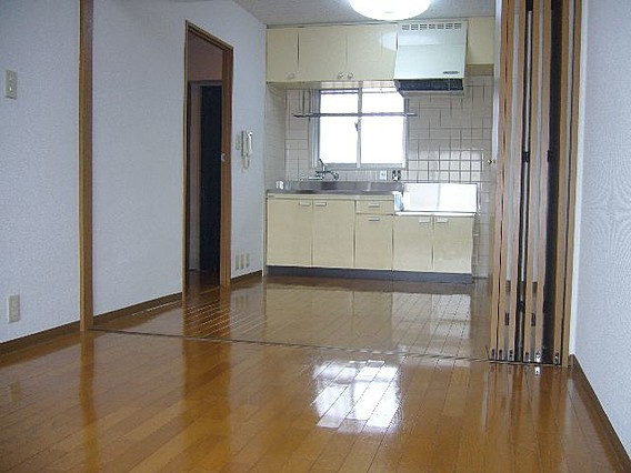 神戸市東灘区甲南町４丁目の賃貸マンションの居間・リビング