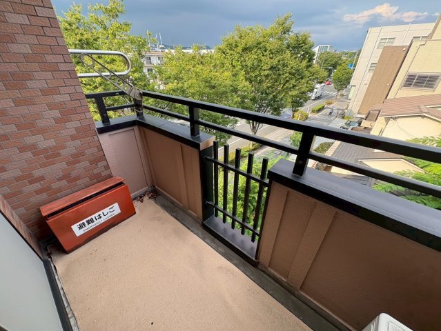 芦屋市大原町の賃貸マンションのバルコニー