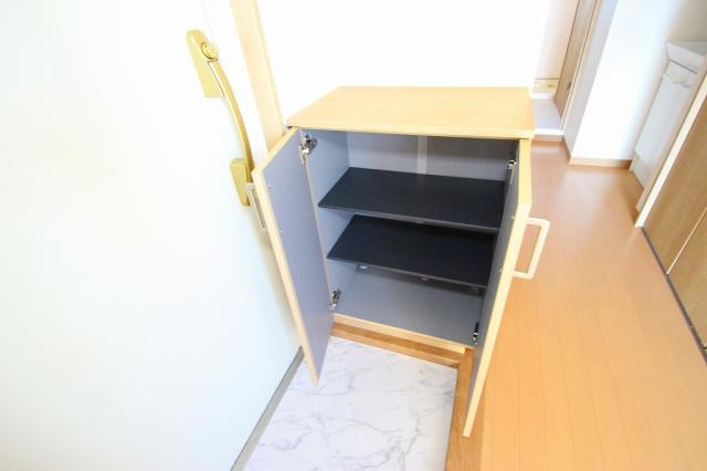 神戸市中央区楠町３丁目の賃貸マンションの玄関