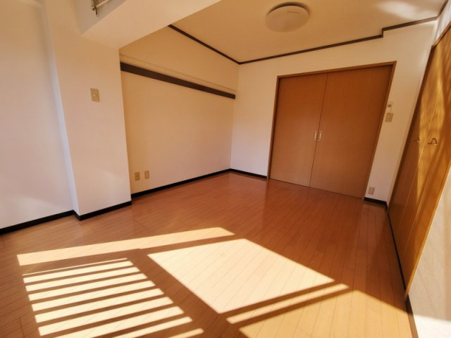 神戸市中央区加納町２丁目の賃貸マンションの居間・リビング