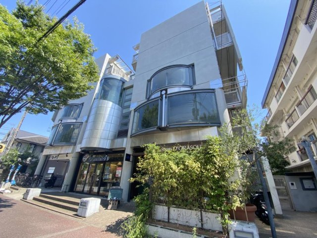 芦屋市宮塚町の賃貸マンションの外観