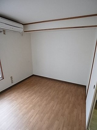 神戸市東灘区本庄町３丁目のアパートの居間・リビング