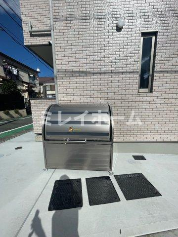 ハーモニー二葉の駐車場