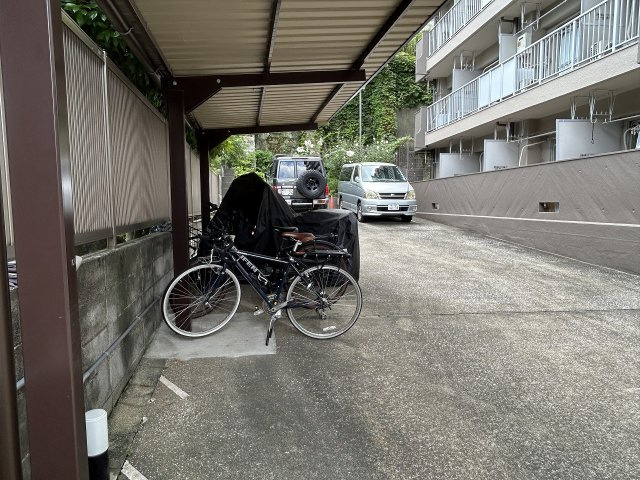 ニュー白金マンションの駐輪場