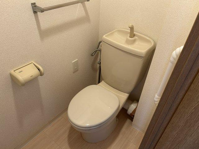 リーガルハウス吉川のトイレ