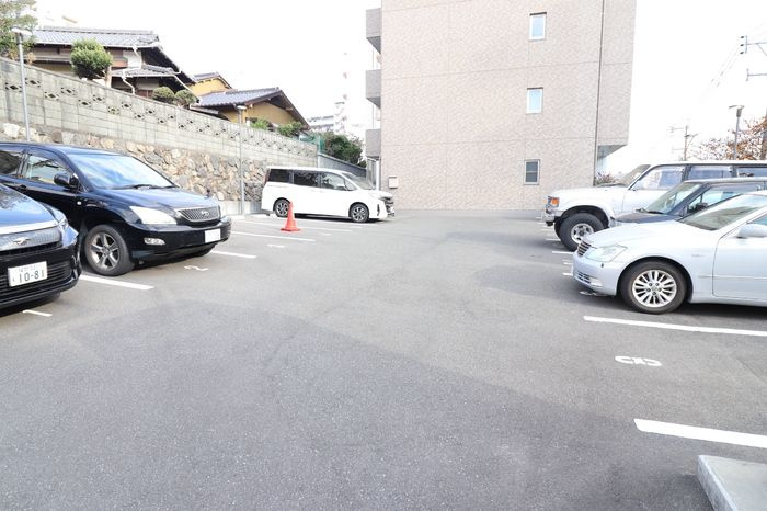 四季荘の駐車場