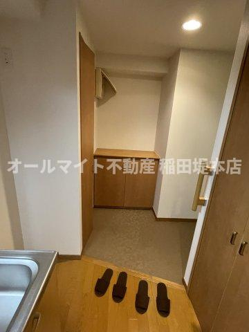 川崎市多摩区布田の賃貸マンションの玄関