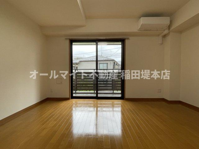 川崎市多摩区布田の賃貸マンションの居間・リビング