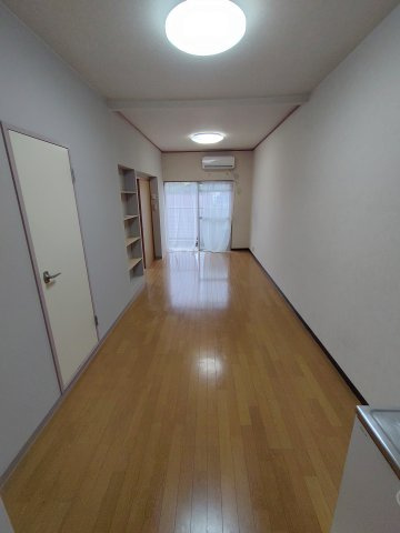 エトワール小山の居間・リビング