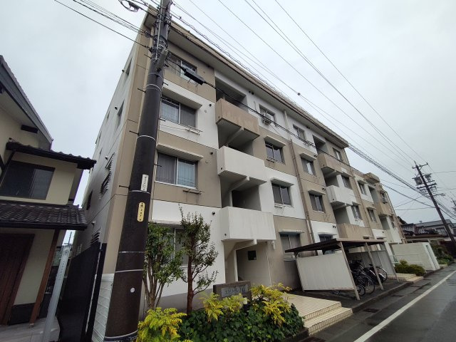 エトワール小山の外観