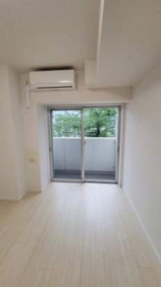 レアライズ日暮里の寝室