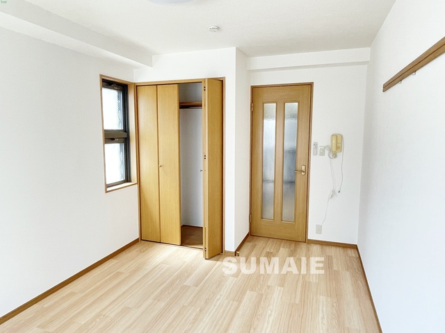 クリスタルガーデンの寝室|フローリングされたお部屋です☆