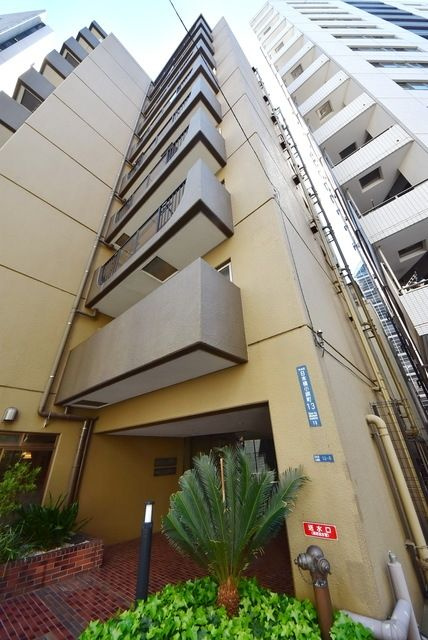安田小網町マンションの外観