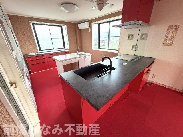 【中古】渋川市半田　６LLDDKKの居間・リビング|おしゃれな居間です