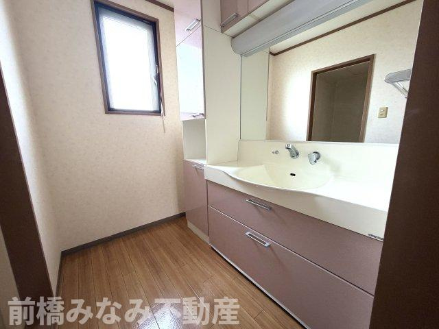 【中古】渋川市半田　６LLDDKKの独立洗面台|独立洗面台です