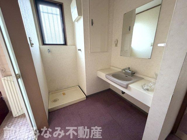 【中古】渋川市半田　６LLDDKKの独立洗面台|独立洗面化粧台付き