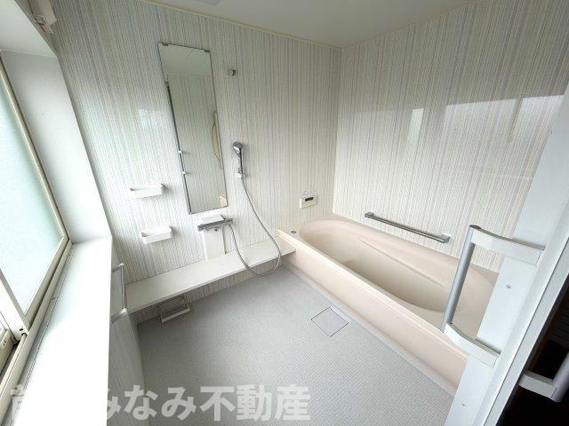 【中古】渋川市半田　６LLDDKKの浴室|お風呂で日々の疲れを落としましょう