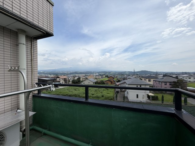 【中古】渋川市半田　６LLDDKKのバルコニー|外からの目が気にならないバルコニーで洗濯物が干せます