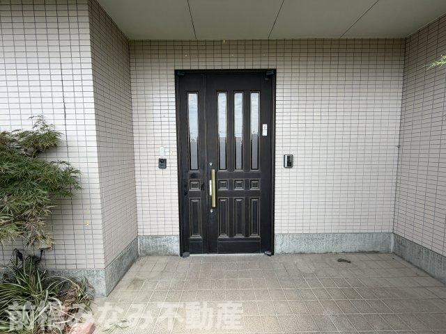 【中古】渋川市半田　６LLDDKKの玄関|毎日通る玄関はこちらです