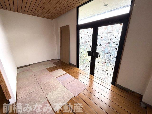 【中古】渋川市半田　６LLDDKKの玄関|落ち着いた玄関です