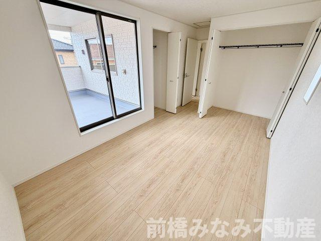 【新築】前橋市川原町第4　３号棟(全３棟)　クレイドルガーデン　新築建売分譲の洋室|明るい洋室です