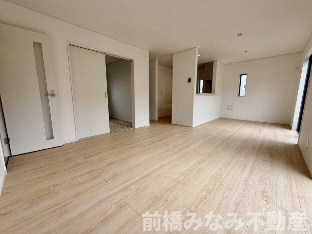 【新築】前橋市川原町第4　３号棟(全３棟)　クレイドルガーデン　新築建売分譲の居間・リビング|ゆったりとした居間です