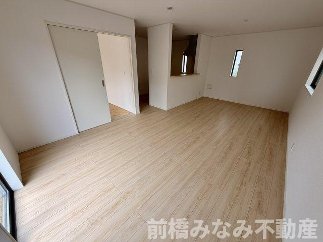 【新築】前橋市川原町第4　２号棟(全３棟)　クレイドルガーデン　新築建売分譲の居間・リビング|使いやすいリビングです