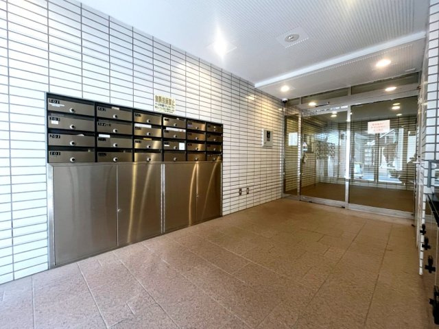 マートルコート杉並方南町のエントランス|ゆとりのあるエントランスです