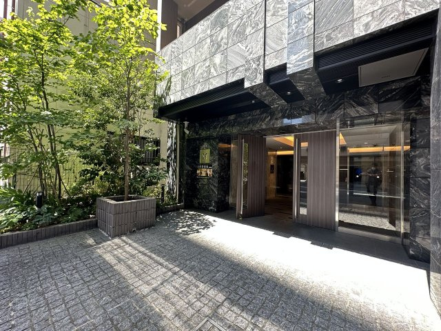 コンシェリア新橋 ＳＩＸのエントランス