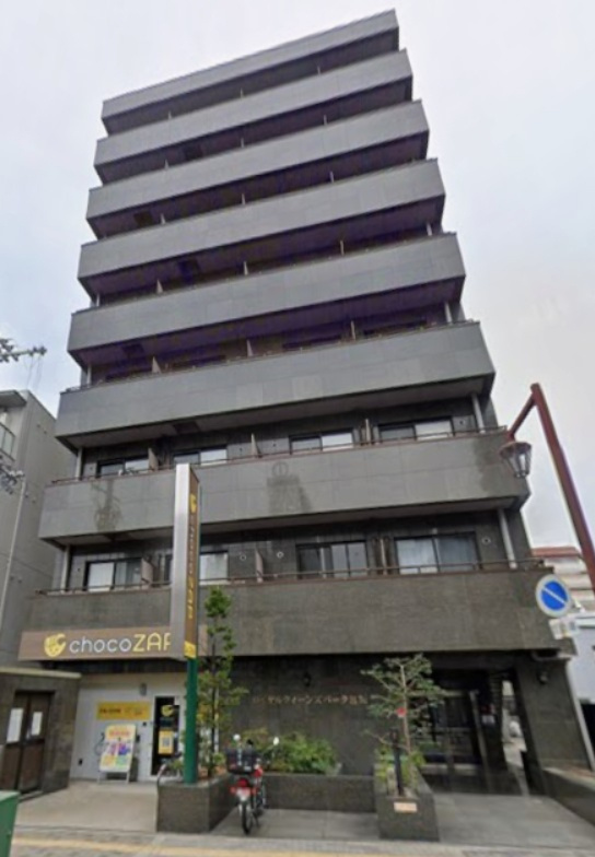 ROYAL QUEENS　PARK江坂の外観