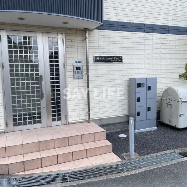 サンドレンスコートのエントランス