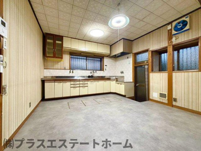 【居間・リビング】 | 神の谷2丁目　戸建