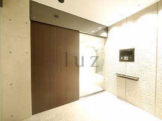 ズーム横浜のエントランス