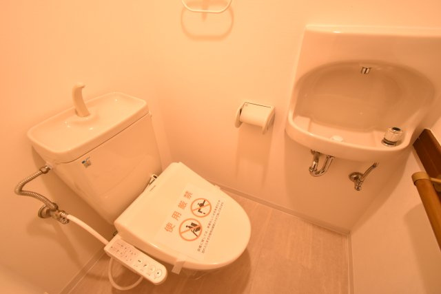 KDXレジデンス夙川ヒルズ 　1番館のトイレ