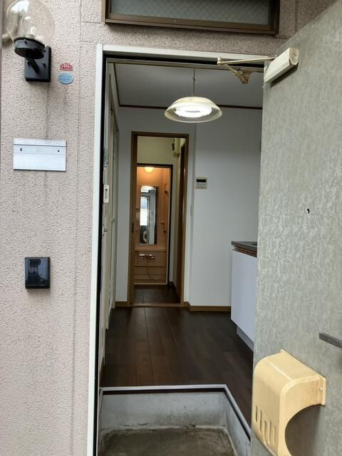 ファミーユ御所山の玄関