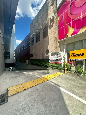 LIBRA TAKATSUKIの駐車場