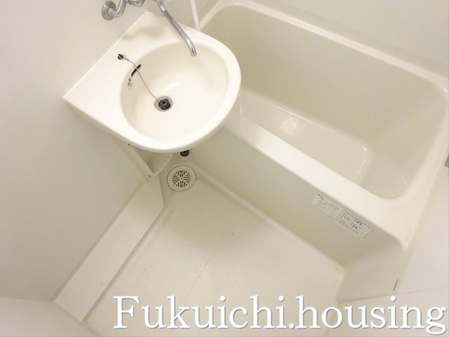 ソル・レヴェンテ豪徳寺の浴室