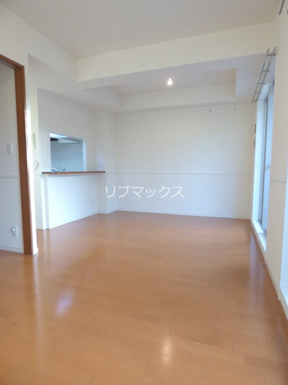 【居間・リビング】甲子園六石町ハイツ 