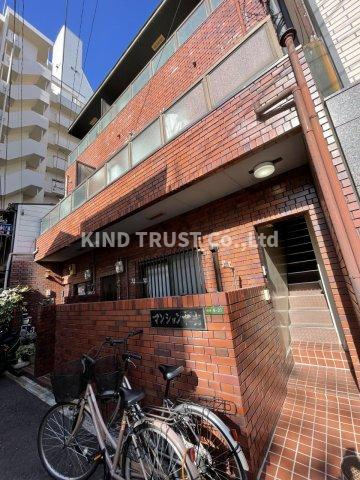 マンション中出の外観|落ち着いた雰囲気の外観です