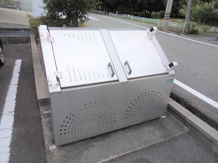 サンシャイン上冨居
