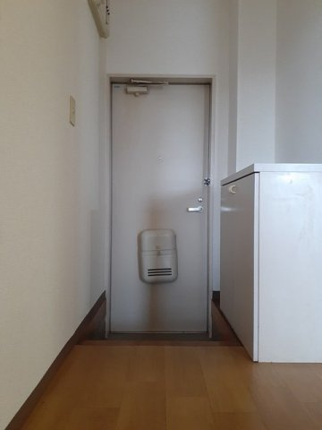 ハイツ東野地Ｂの玄関