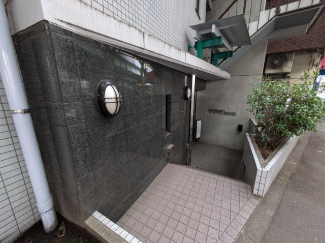 OLIO上北沢のエントランス