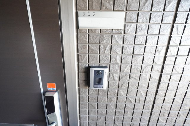 北九州市小倉南区南方２丁目のアパートの玄関