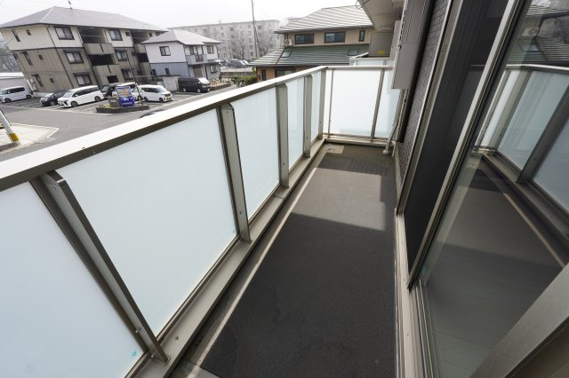 北九州市小倉南区南方２丁目のアパートのバルコニー
