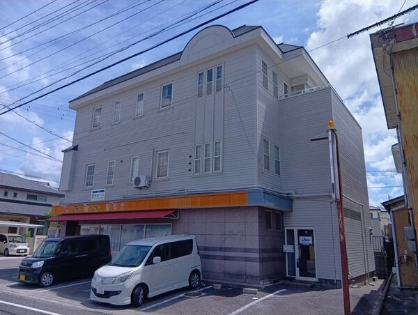 ローザンヌビルの外観