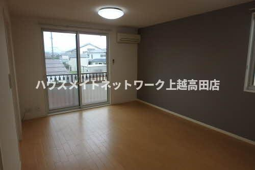 オリエンタルコートの居間・リビング|ＬＤＫ13.1帖