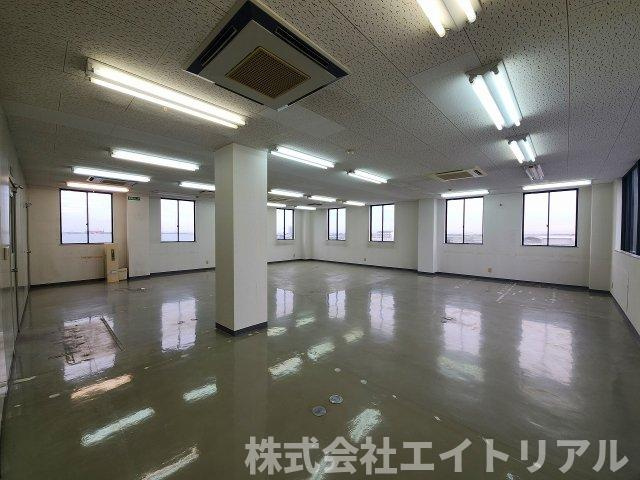 岡田ビルの内装