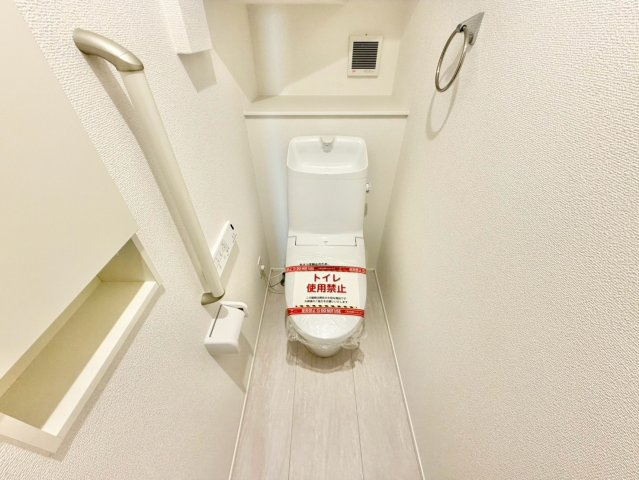 グラファーレ　瀬戸市品野町5期のトイレ|家族みんなが気持ちよく使いやすさと清潔感を兼ね備えた、快適な空間となっています。									
									