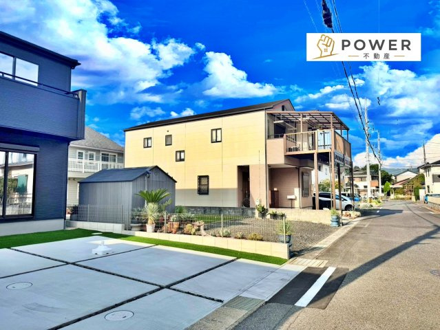グラファーレ　瀬戸市品野町5期の前面道路含む現地写真|十分な幅が確保されており、車の出し入れもスムーズ。お子様の送り迎えなど、日常の動作も快適に行えます。